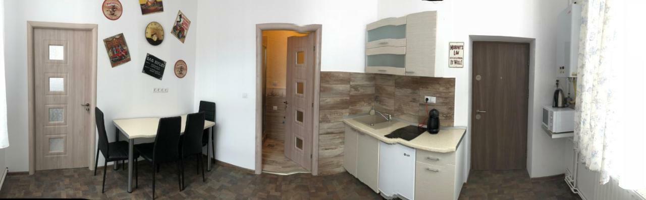 Savas Studio Apartment Sibiu Bagian luar foto